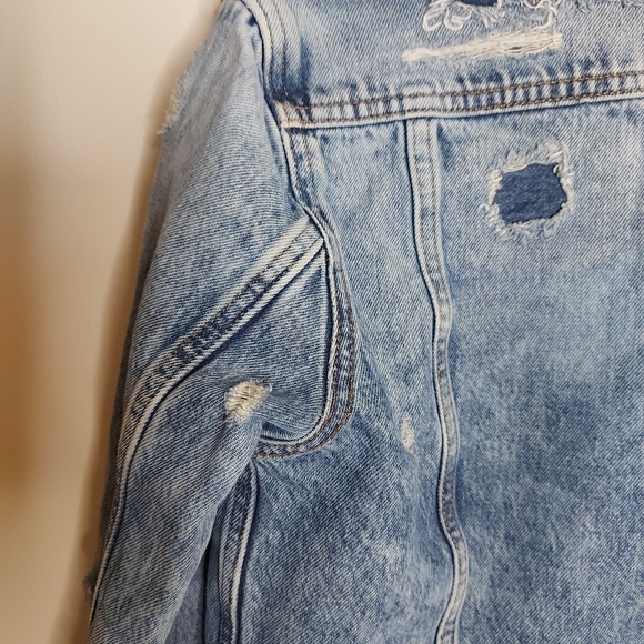 Calvin Klien Distressed Patched 100%Cotton Denim Jacket - Picture 3 of 10